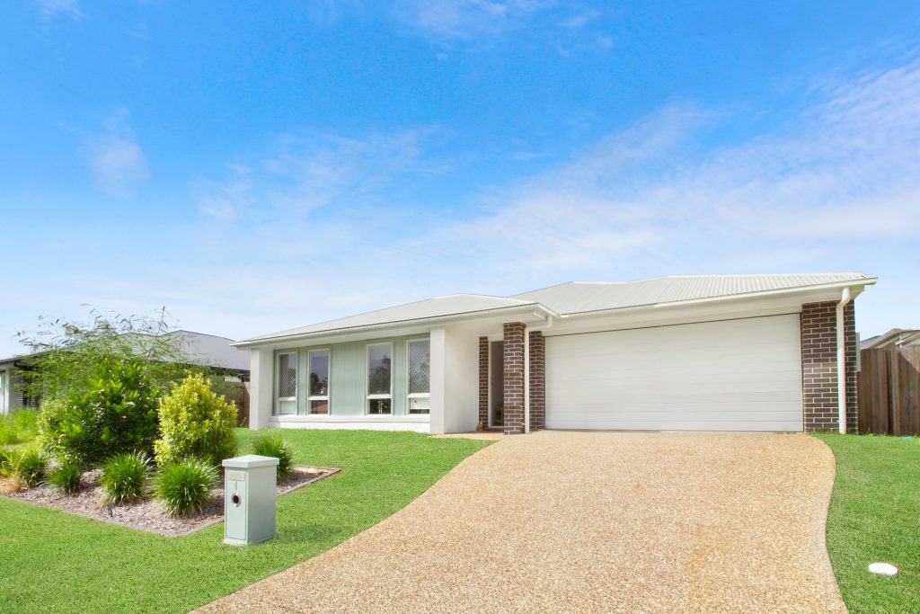 4 Albyn Place, Glass House Mountains QLD 4518 - photo 4