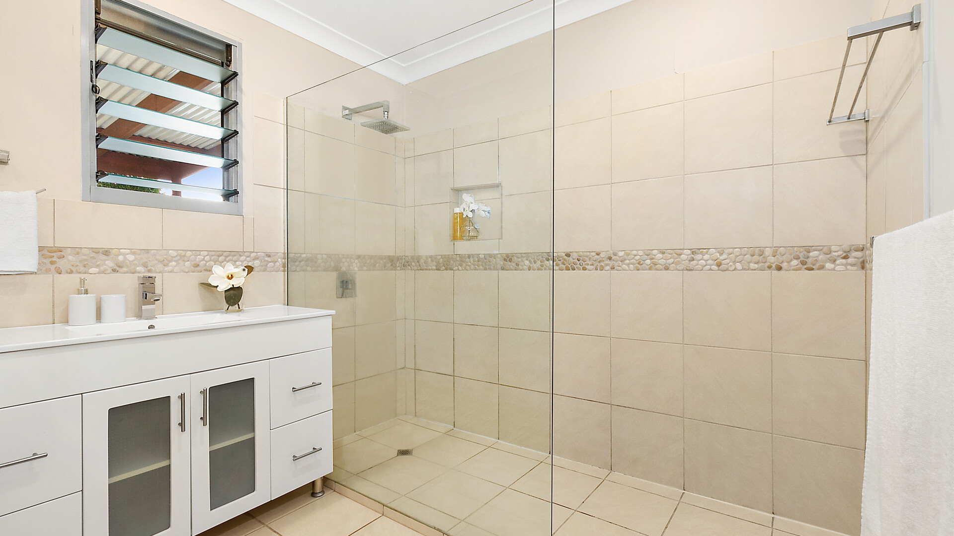 106 Landsborough Parade, Golden Beach QLD 4551 - photo 10