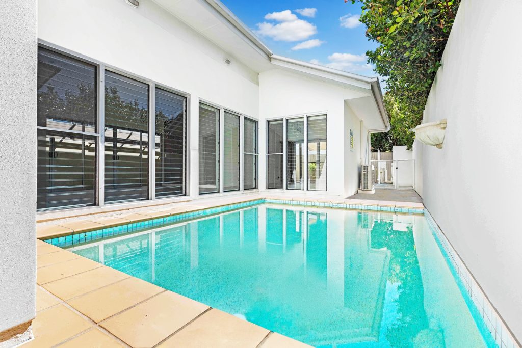 5 Santorini Court, Kawana Island QLD 4575 - photo 2