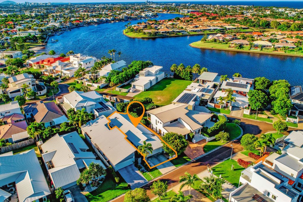 5 Santorini Court, Kawana Island QLD 4575 - photo 3