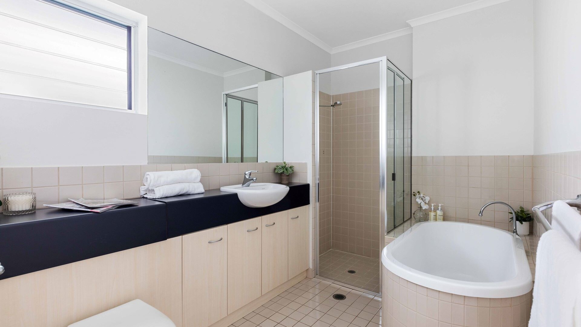 5 Santorini Court, Kawana Island QLD 4575 - photo 9