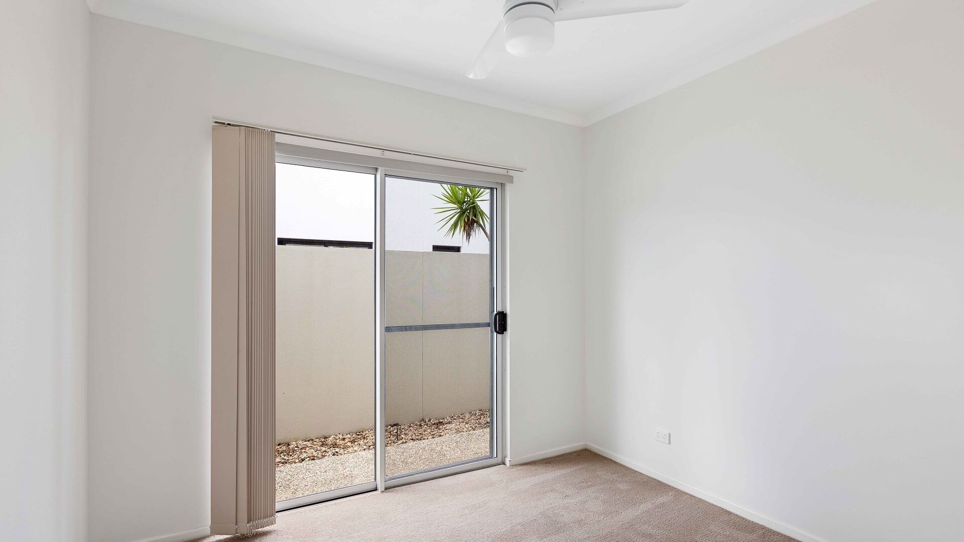 5 Santorini Court, Kawana Island QLD 4575 - photo 10