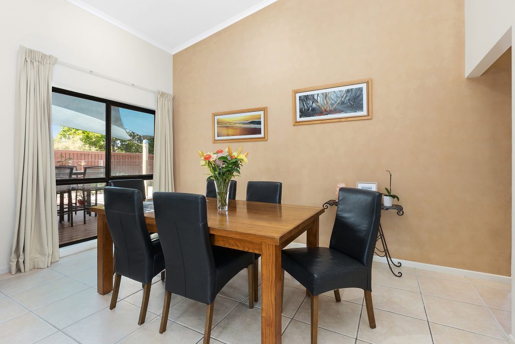 13 Oakdale Circuit, Currimundi QLD 4551 - photo 11