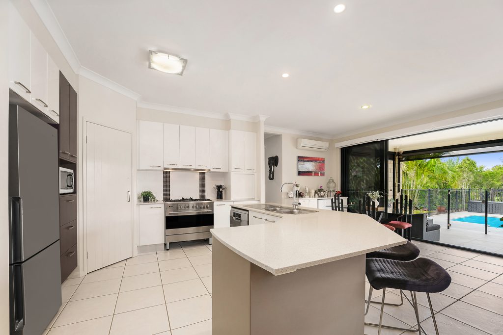 9 Hillcrest Court, Beerwah QLD 4519 - photo 4