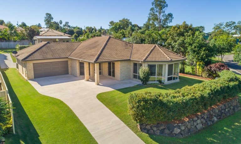 2 Gloria Close, Glass House Mountains QLD 4518 - photo 2
