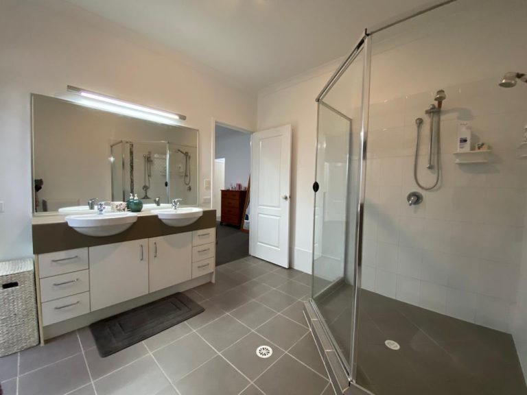 2 Gloria Close, Glass House Mountains QLD 4518 - photo 11