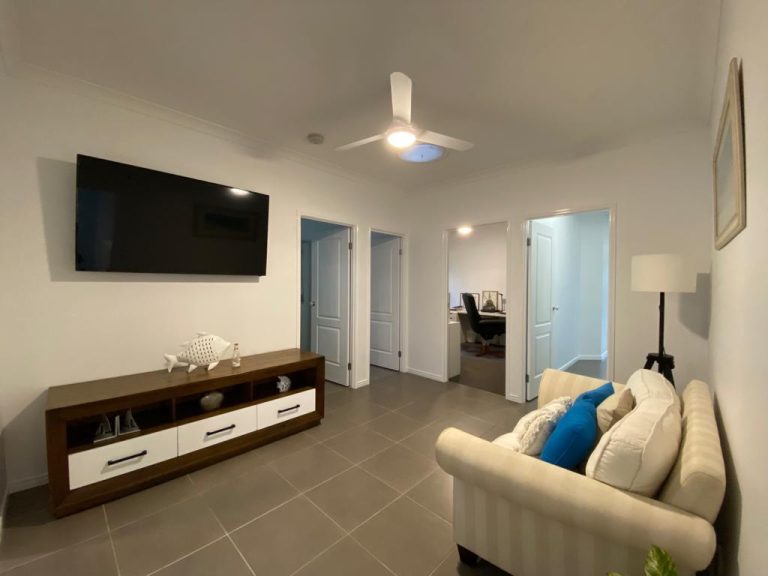 2 Gloria Close, Glass House Mountains QLD 4518 - photo 7