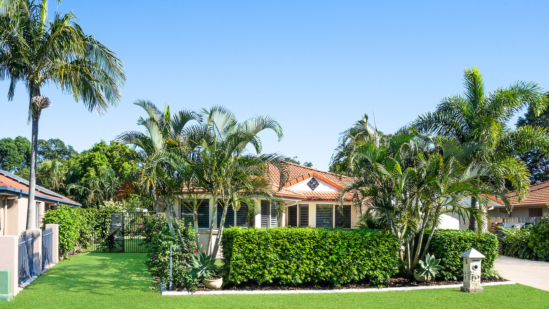 Sold - 5 Endeavour Crescent - New Property in Pelican Waters - Real Estate by Yolanda Williams