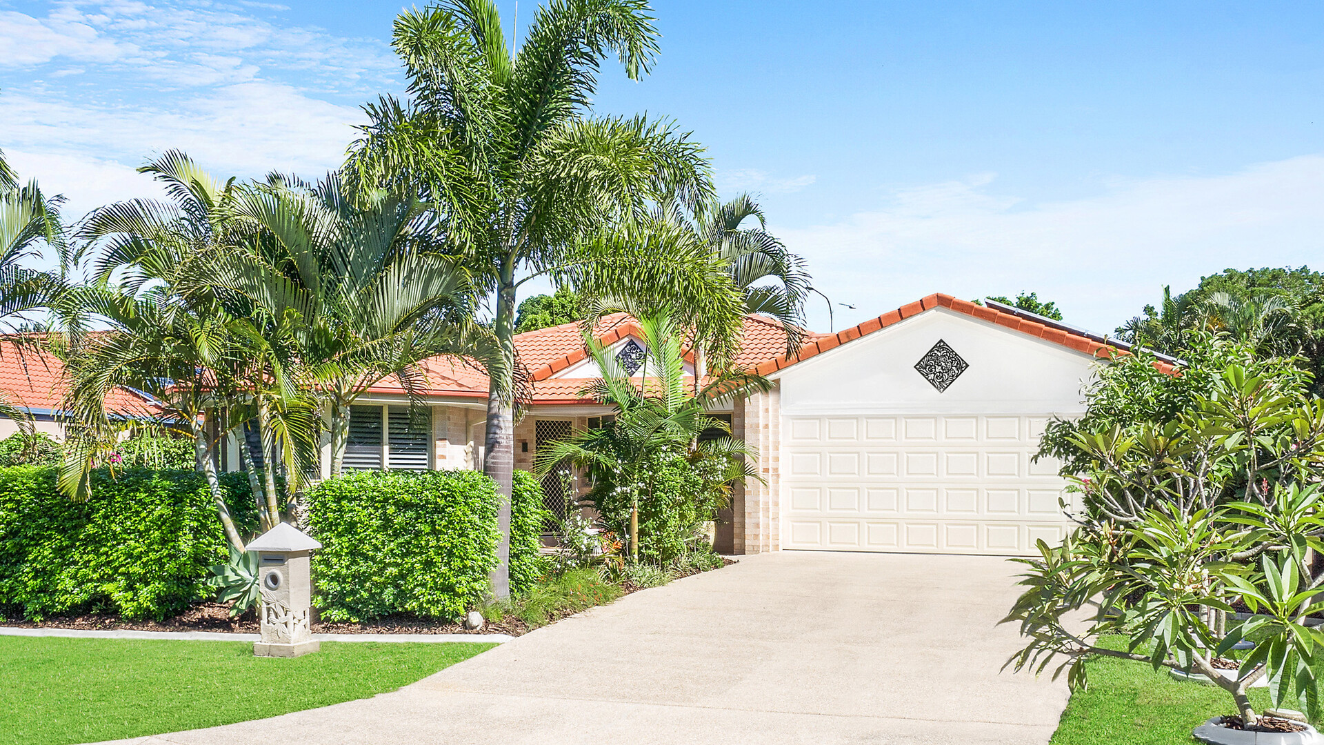 Sold - 5 Endeavour Crescent - New Property in Pelican Waters - Real Estate by Yolanda Williams