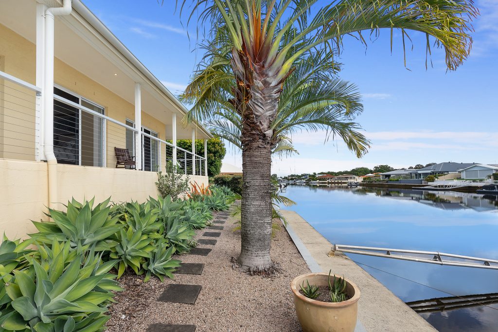 12 Tamala Court, Bongaree QLD 4507 - photo 4