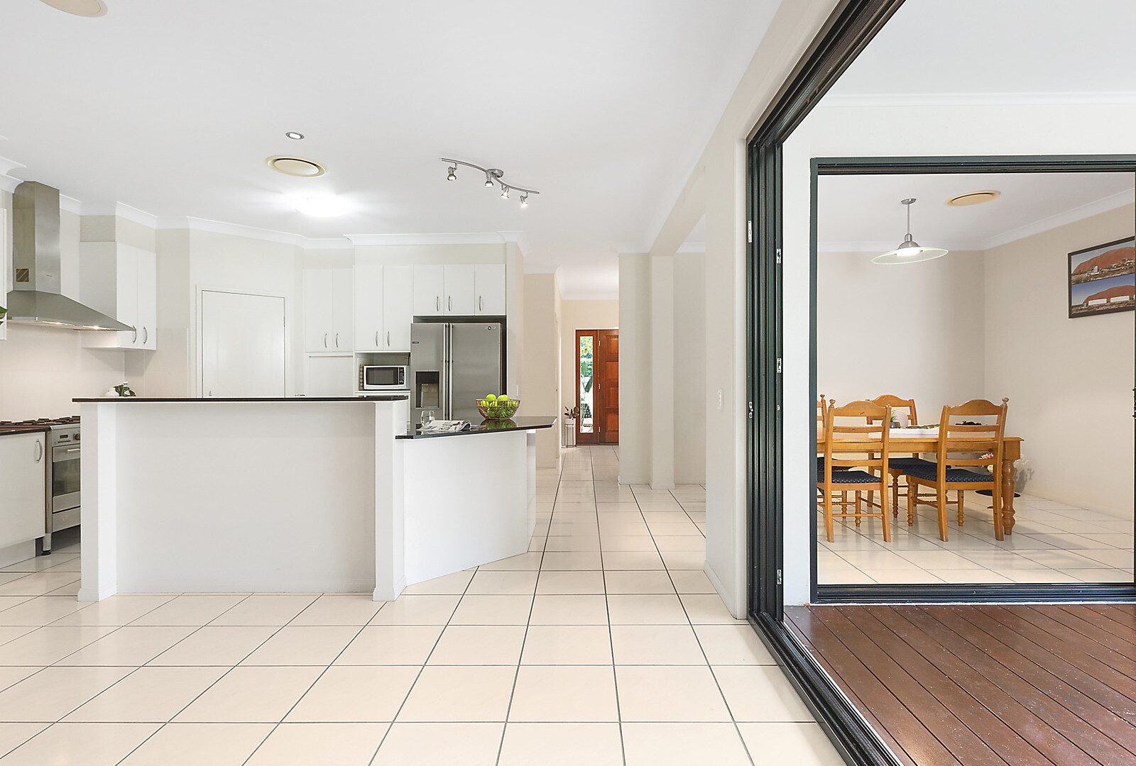 15 Evergreen Avenue, Palmwoods QLD 4555 - photo 4