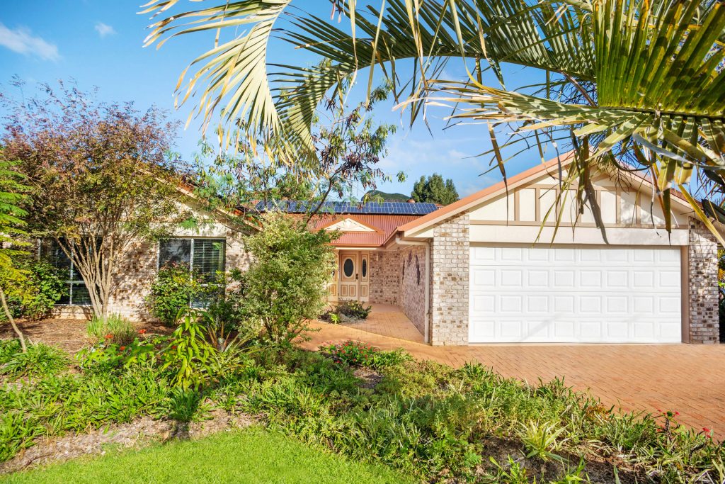 24 Ridgemount Place, Glass House Mountains QLD 4518 - photo 3
