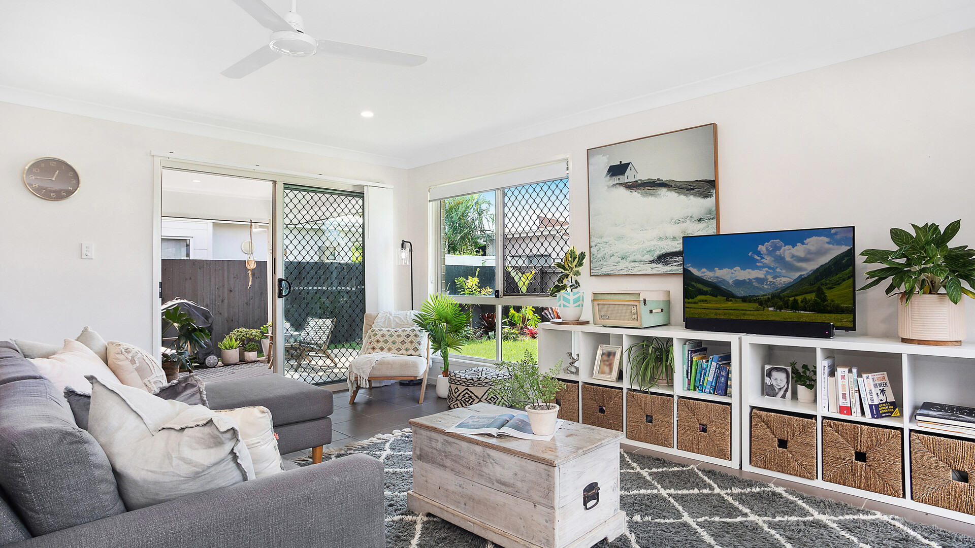 27 Chestnut Crescent, Caloundra West QLD 4551 - photo 2