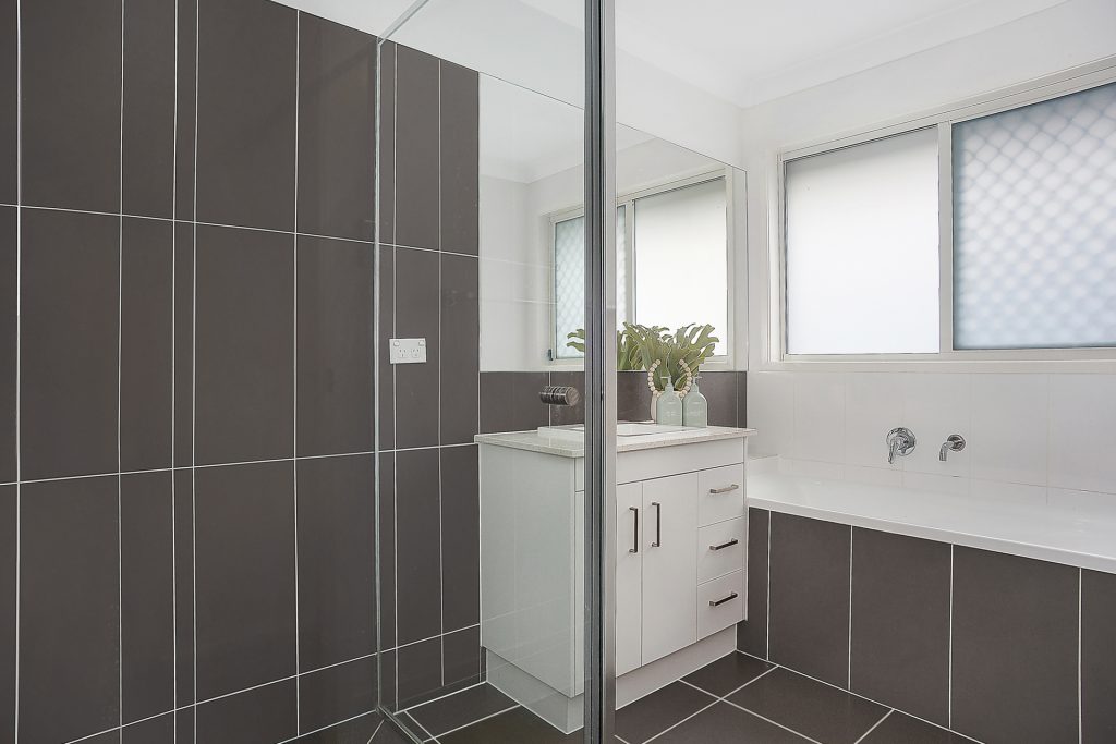 27 Chestnut Crescent, Caloundra West QLD 4551 - photo 8