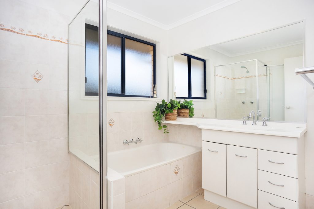 2 Layt Court, Landsborough QLD 4550 - photo 11