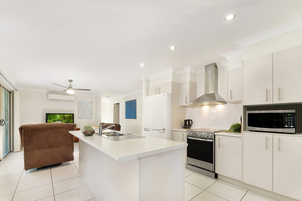 16 Elouera Close, Landsborough QLD 4550 - photo 2
