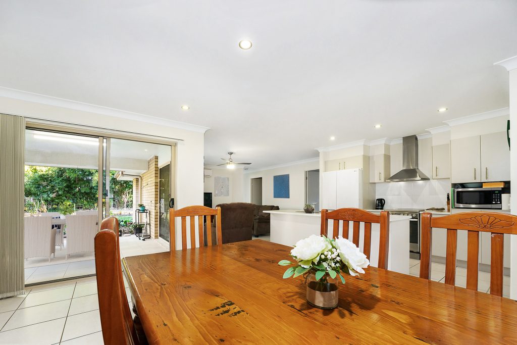 16 Elouera Close, Landsborough QLD 4550 - photo 4