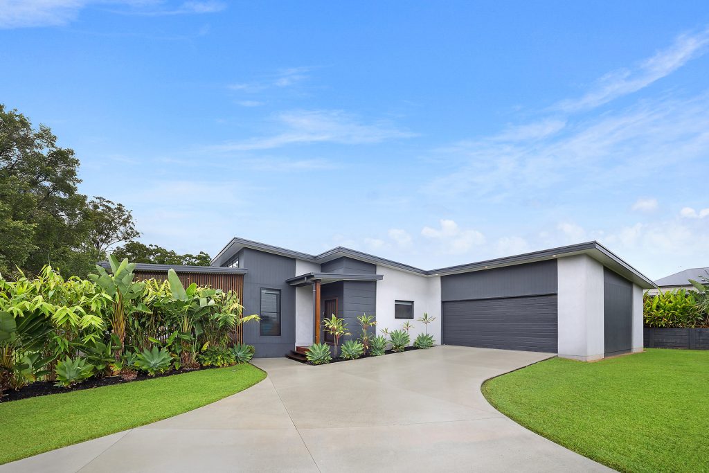 5 Evergreen Way, Beerwah QLD 4519 - photo 2