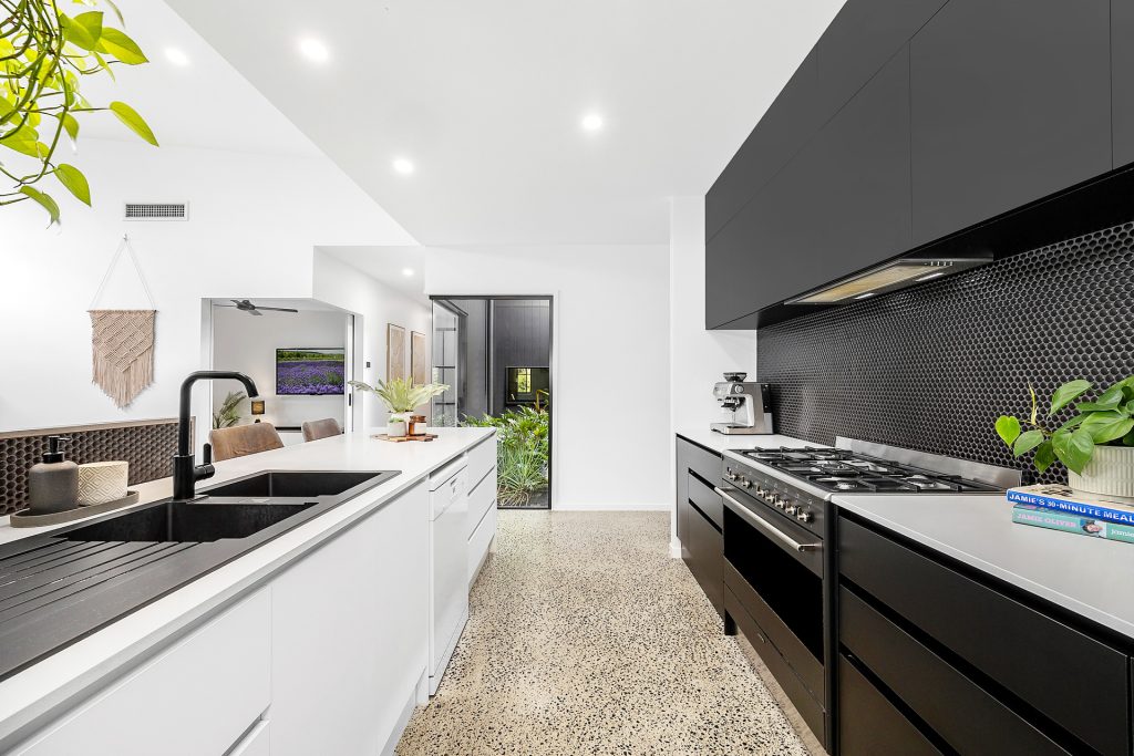 5 Evergreen Way, Beerwah QLD 4519 - photo 5