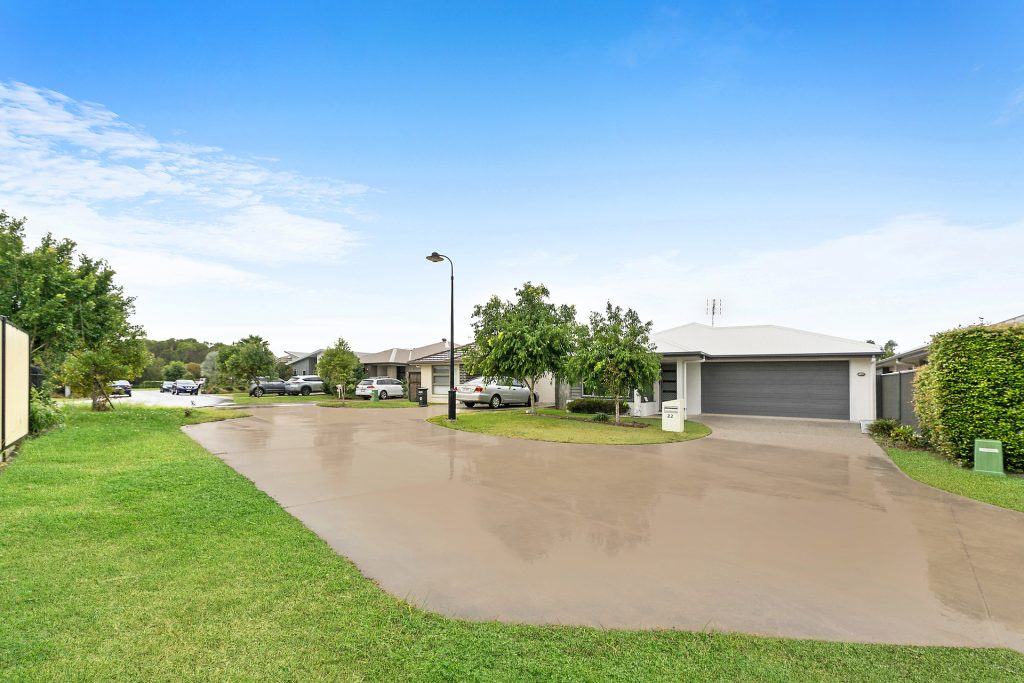 22 Apple Crescent, Caloundra West QLD 4551 - photo 8