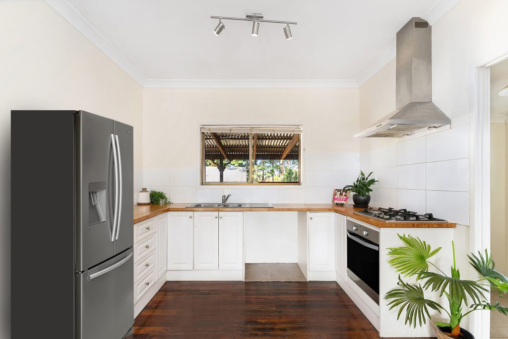 2 Hempstock Street, Glass House Mountains QLD 4518 - photo 4