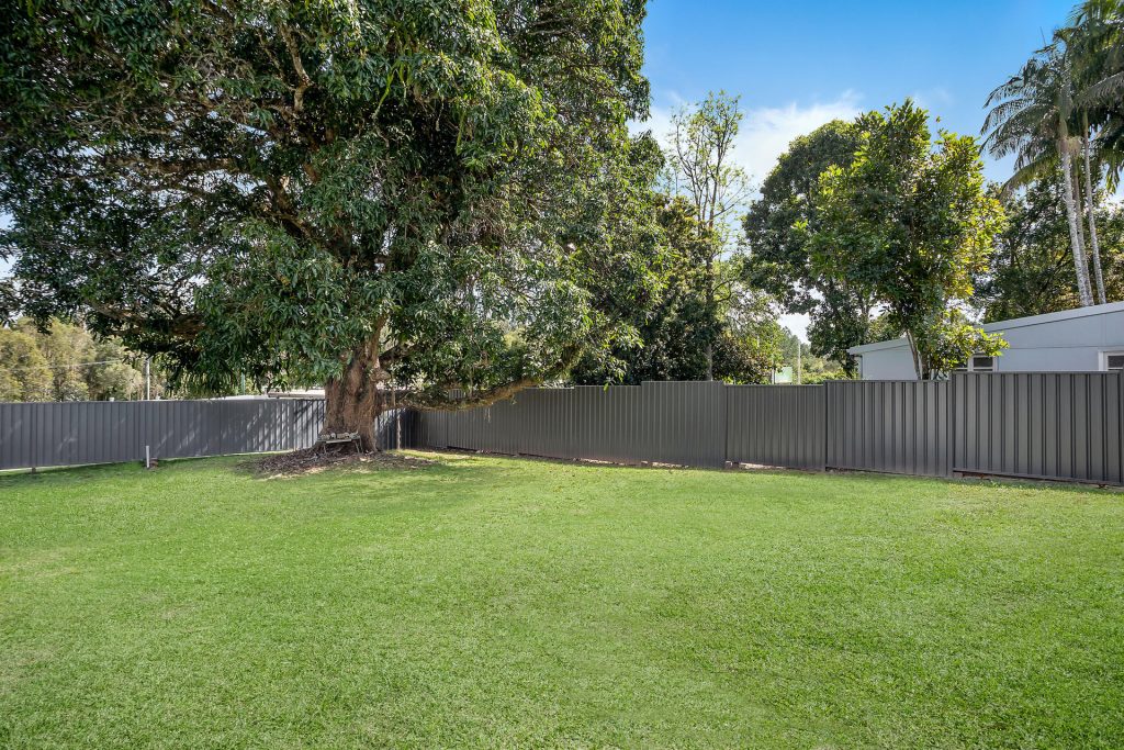14 Coonowrin Road, Glass House Mountains QLD 4518 - photo 4