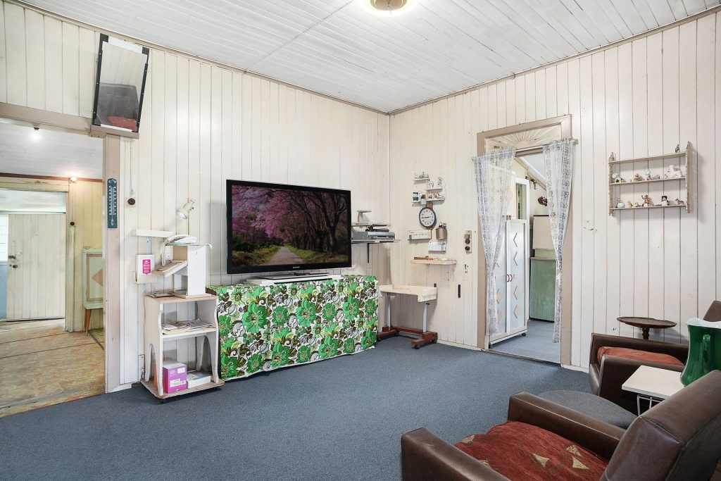 14 Coonowrin Road, Glass House Mountains QLD 4518 - photo 6