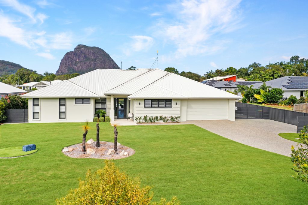 11 Kabiana Place, Glass House Mountains QLD 4518 - photo 2