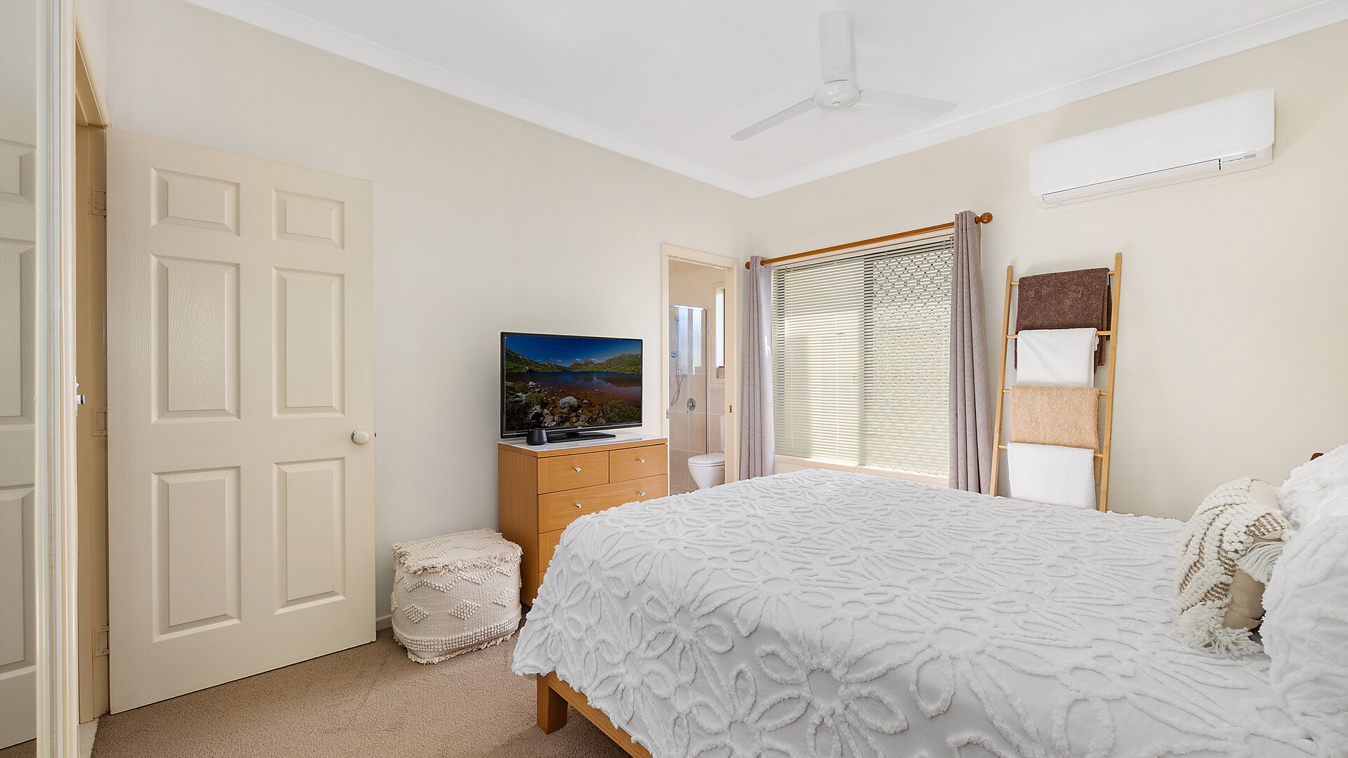 Sold - 6 Schnappering Close - New Property in Pelican Waters - Real Estate by Yolanda Williams
