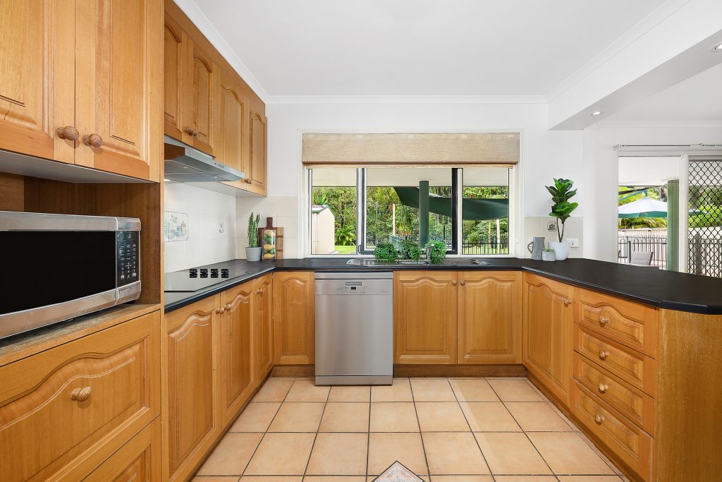 3 Lyndie Court, Beerwah QLD 4519 - photo 6