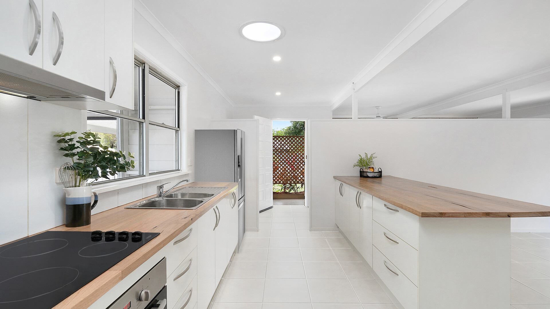 25 Lee Avenue, Bongaree QLD 4507 - photo 3
