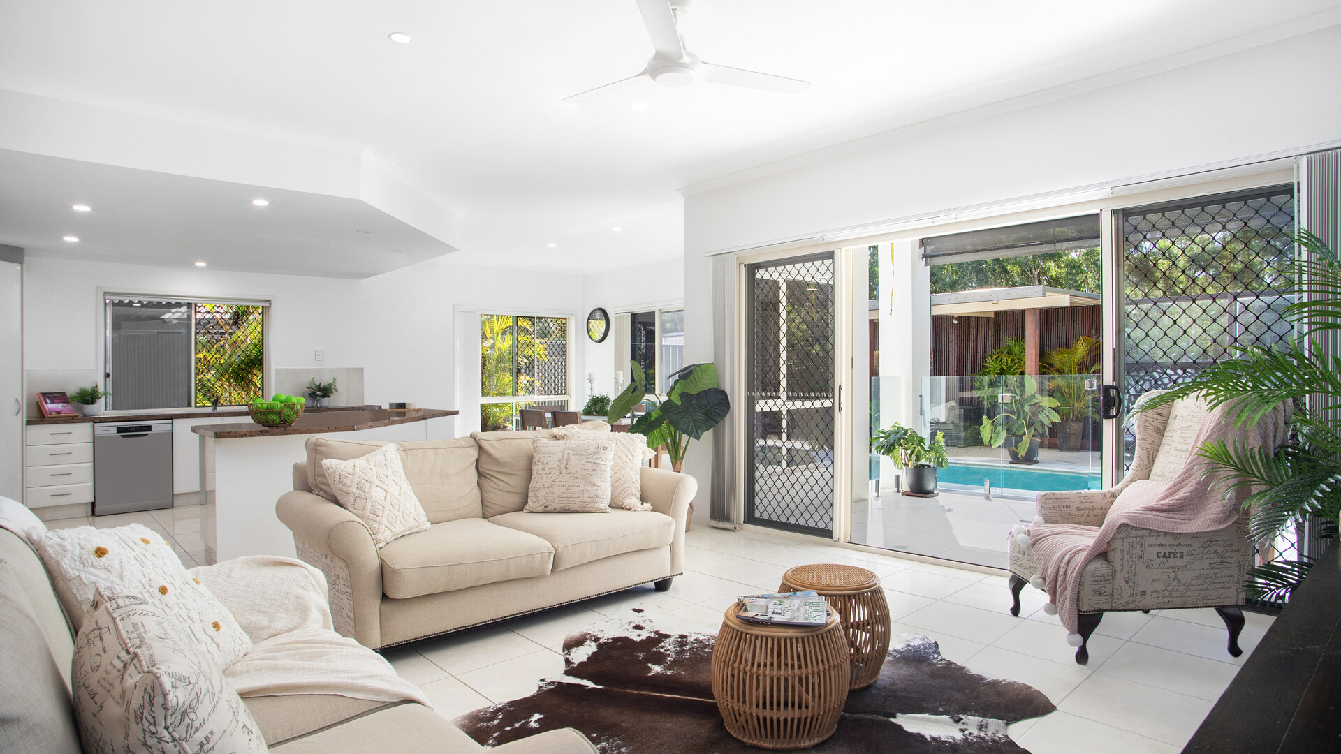 7 Komodo Court, Kawana Island QLD 4575 - photo 11