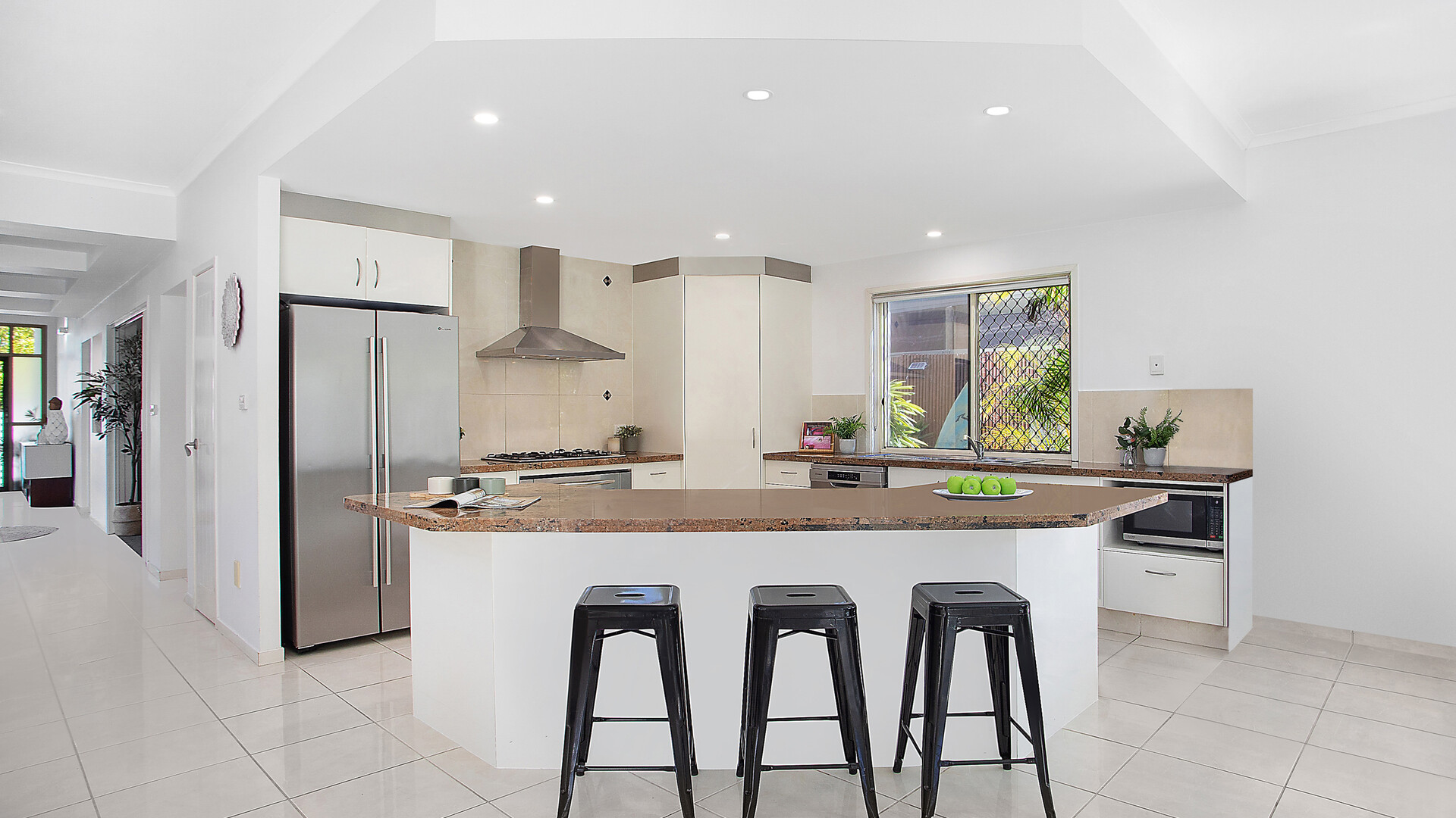 7 Komodo Court, Kawana Island QLD 4575 - photo 12