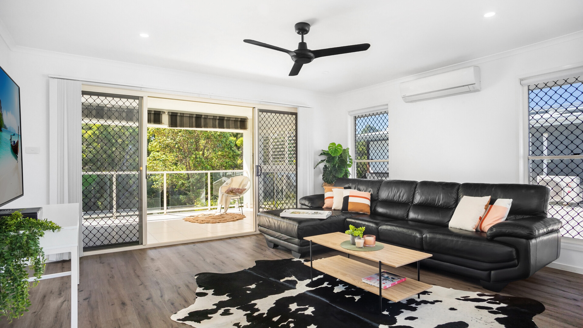 7 Komodo Court, Kawana Island QLD 4575 - photo 4