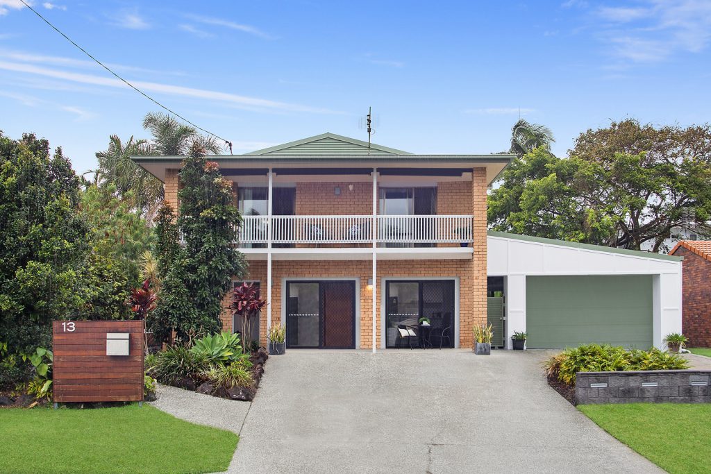 13 Teranna Street, Battery Hill QLD 4551 - photo 3