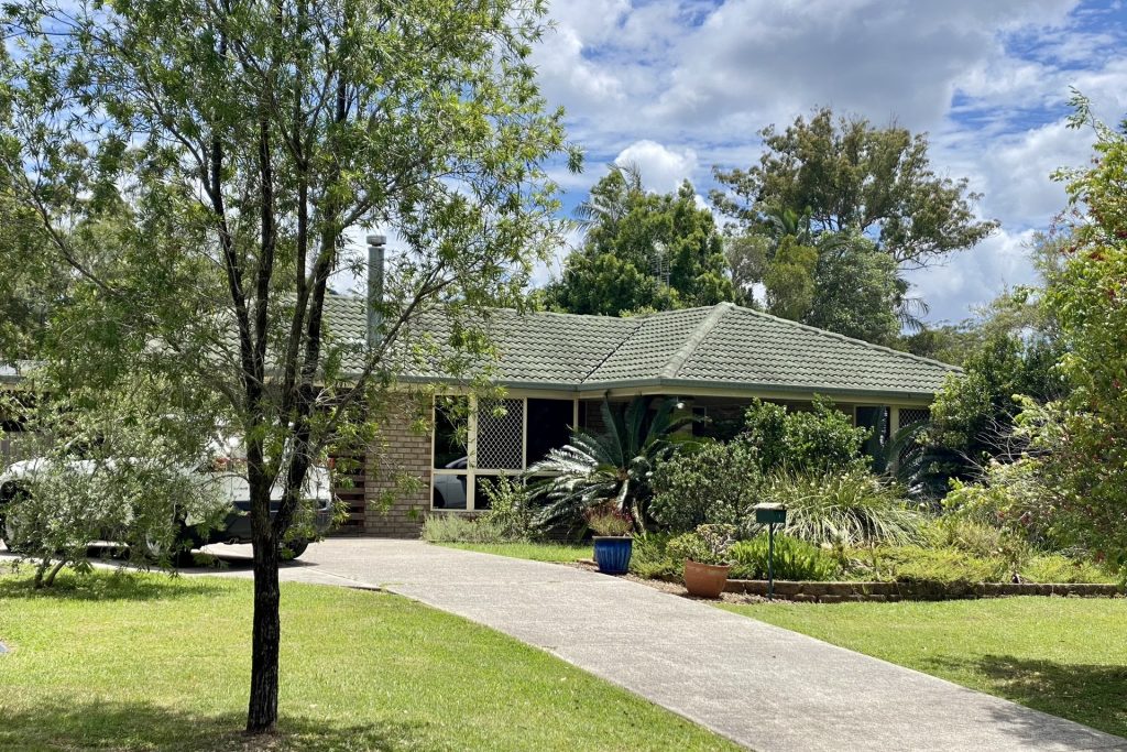 1 Coljohn Street, Landsborough QLD 4550 - photo 2