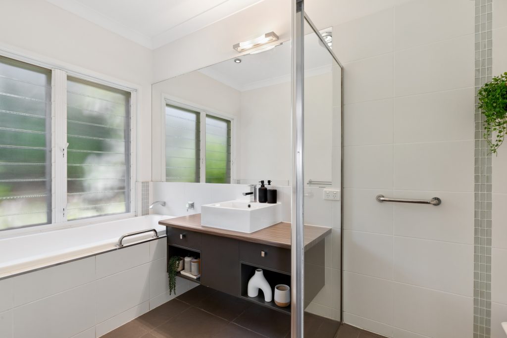 15 Allan Avenue, Glass House Mountains QLD 4518 - photo 9