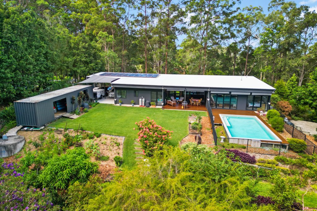 12 Raintree Close, Diamond Valley QLD 4553 - photo 2