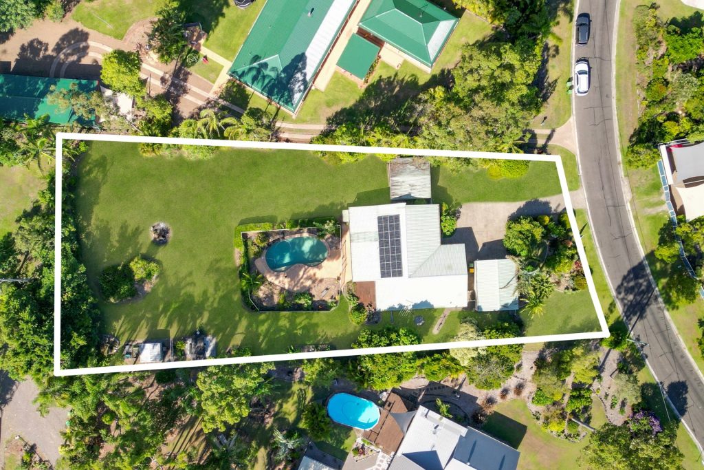 2 Tallawong Close, Beerwah QLD 4519 - photo 14