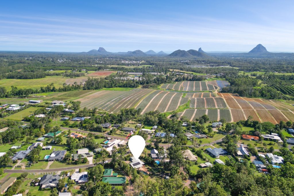 2 Tallawong Close, Beerwah QLD 4519 - photo 16