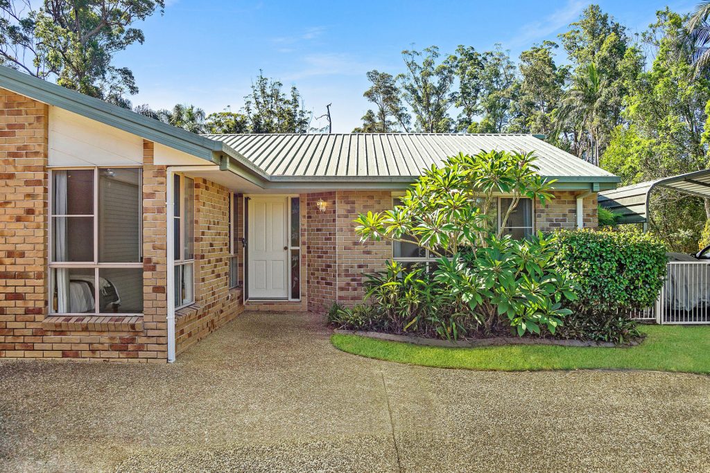 2 Tallawong Close, Beerwah QLD 4519 - photo 3