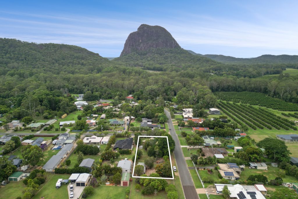 3 Parkview Road, Glass House Mountains QLD 4518 - photo 15