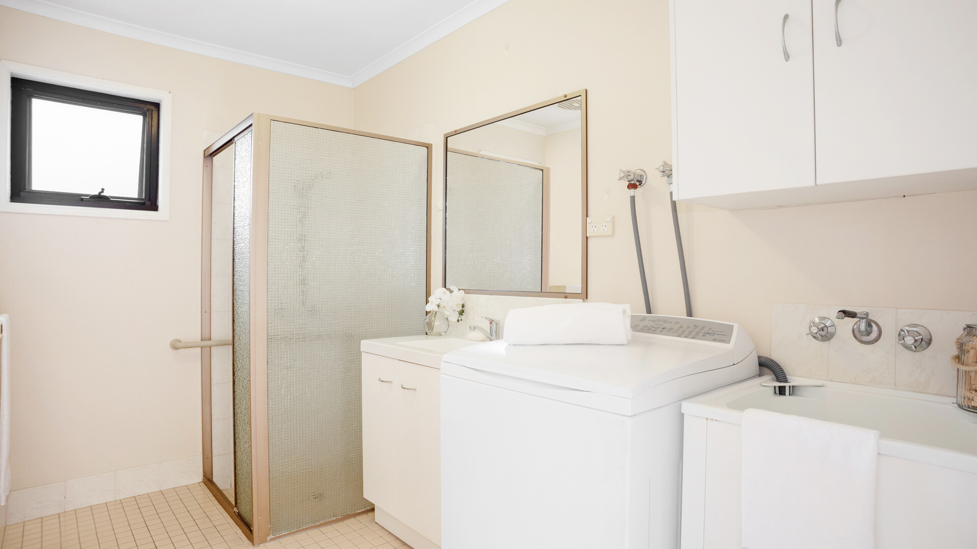 56/10 Melody Court, Warana QLD 4575 - photo 7