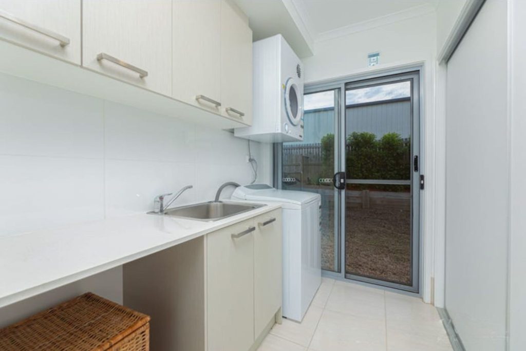 32 Cooinda Place, Glass House Mountains QLD 4518 - photo 15