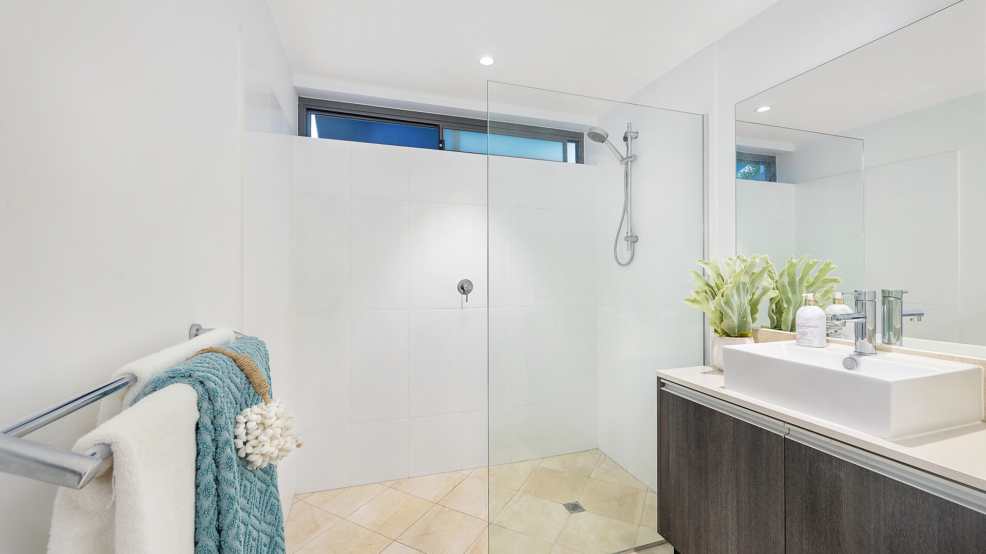 307/1 Fiji Court, Kawana Island QLD 4575 - photo 6