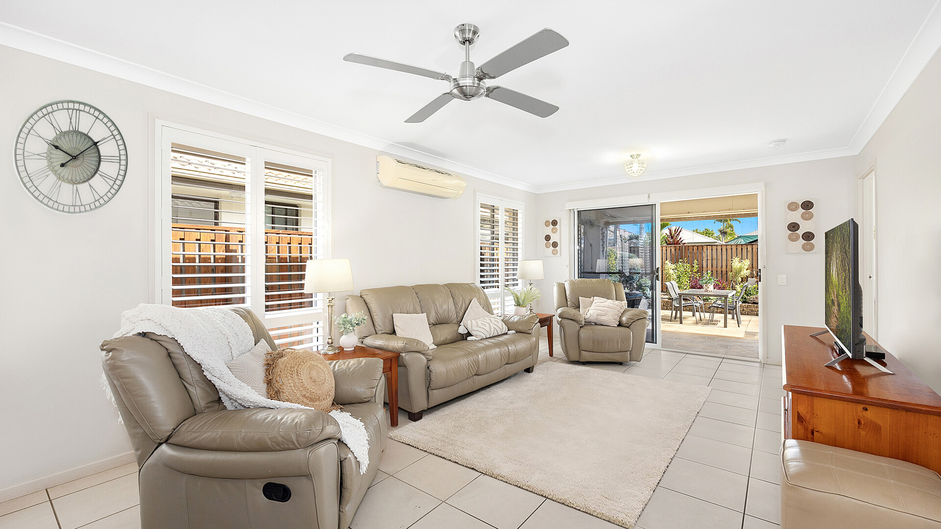 27 Liekefett Way, Little Mountain QLD 4551 - photo 2