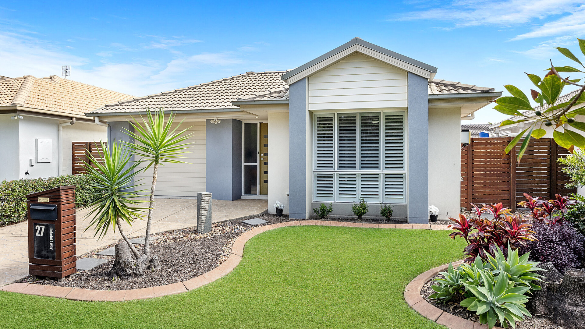 27 Liekefett Way, Little Mountain QLD 4551 - photo 5