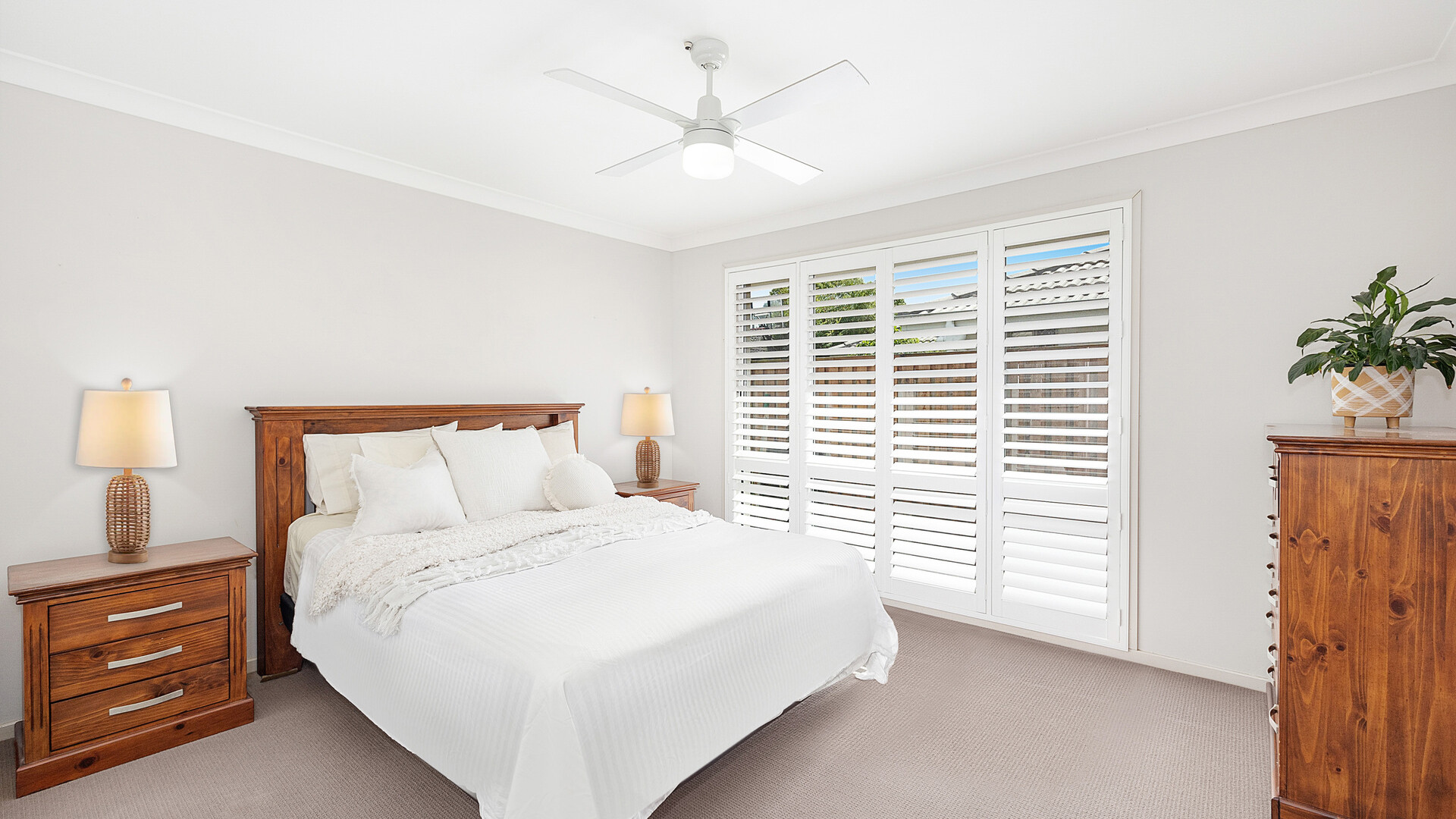 27 Liekefett Way, Little Mountain QLD 4551 - photo 8