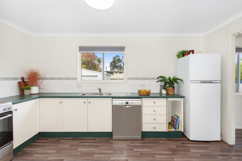 13 Jolly Crescent, Beerwah QLD 4519 - photo 4