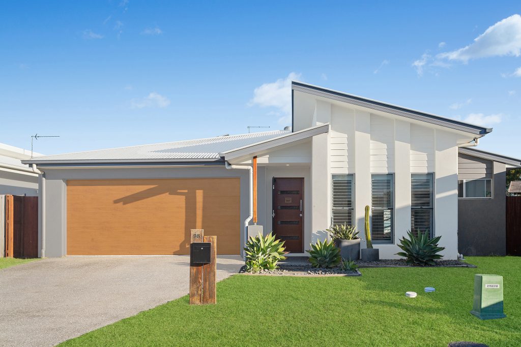 98 Steiner Crescent, Baringa QLD 4551 - photo 2